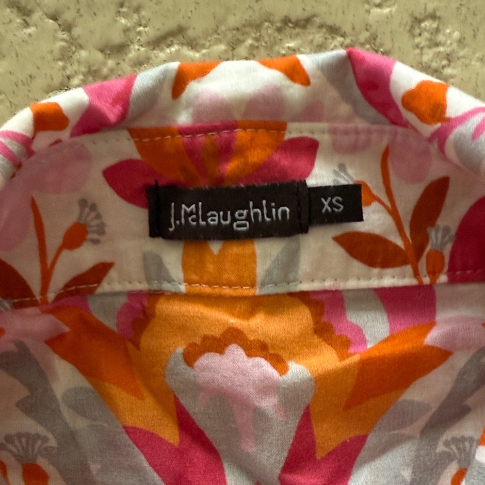 J McLaughlin Vibrant Floral Women's Blouse in Pink and Orange - Picture 2 of 6